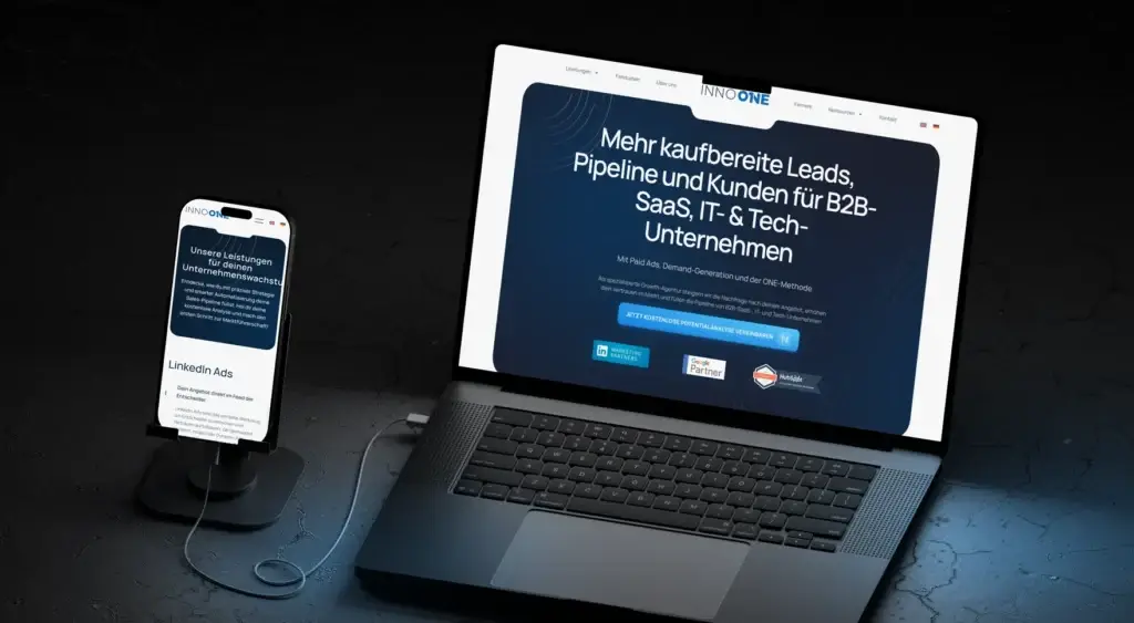 Website von Inno ONE auf Laptop und Smartphone